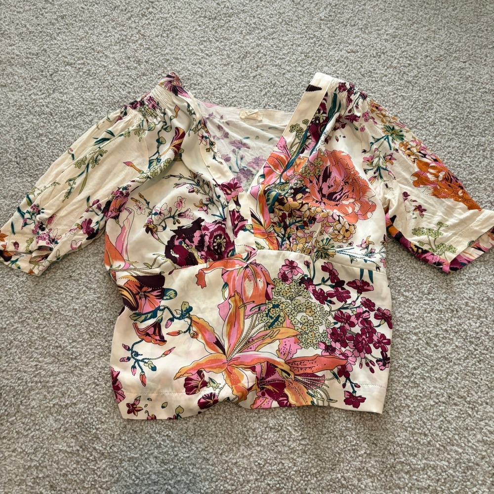 Tiny Anthropologie Adelaide Top Womens XS Cream Floral Smocked Cottage Romantic